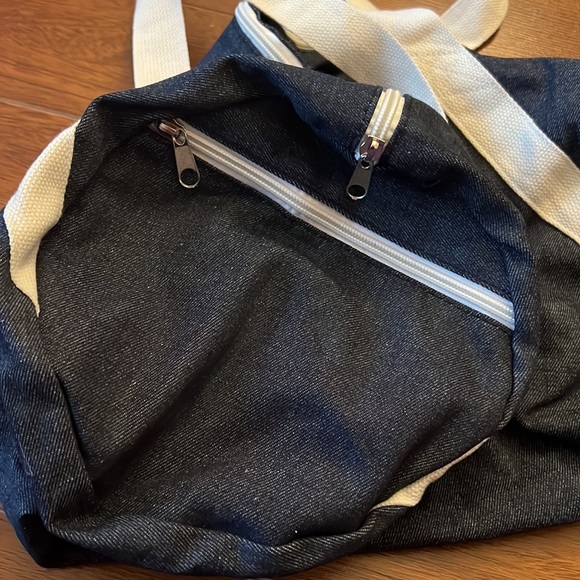 Private Party - Gym & Juice duffel bag. - Picture 2 of 6